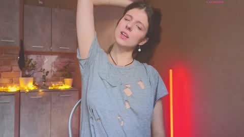 Snapshot of sereta_fin chatting on November 15, 2025, 10:45 am Hey Guys and Girls non-binary personalities Im Sereta online show from November 15, 2025, 10:45 am