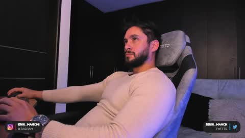 Snapshot of sergi_mancini11 chatting on December 17, 2025, 11:22 pm Sergi Mancini online show from December 17, 2025, 11:22 pm
