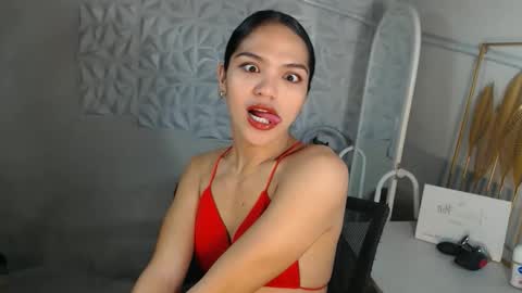 Bella online show from April 17, 2026, 3:15 pm