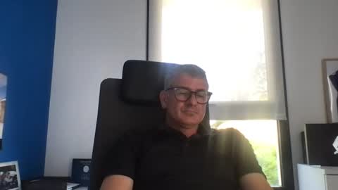 sesamechris92 online show from July 31, 2026, 3:22 pm