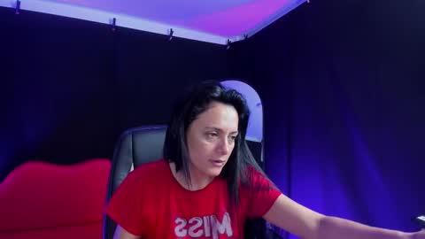 Snapshot of sesymilf chatting on October 12, 2025, 4:33 am LUCERO online show from October 12, 2025, 4:33 am