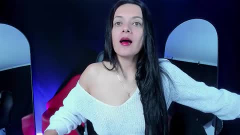 Snapshot of sesymilf chatting on December 18, 2025, 3:01 am LUCERO online show from December 18, 2025, 3:01 am