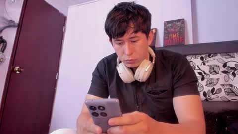 Snapshot of setsuna_10 chatting on October 23, 2025, 2:33 am david online show from October 23, 2025, 2:33 am