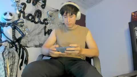 Snapshot of setsuna_10 chatting on October 29, 2025, 2:03 am david online show from October 29, 2025, 2:03 am