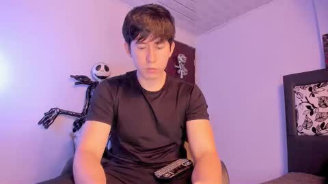 Snapshot of setsuna_10 chatting on November 4, 2025, 11:26 pm david online show from November 4, 2025, 11:26 pm