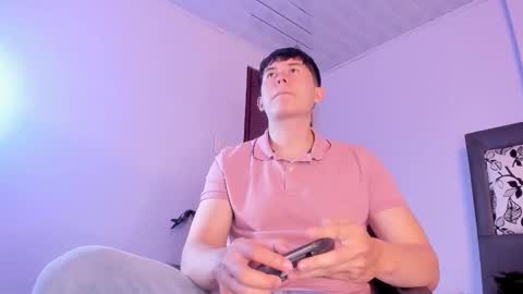 Snapshot of setsuna_10 chatting on November 18, 2025, 11:48 pm david online show from November 18, 2025, 11:48 pm