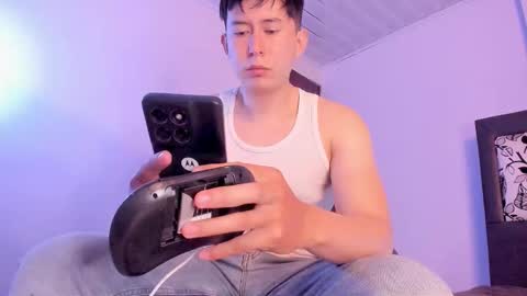 Snapshot of setsuna_10 chatting on December 3, 2025, 11:47 pm david online show from December 3, 2025, 11:47 pm