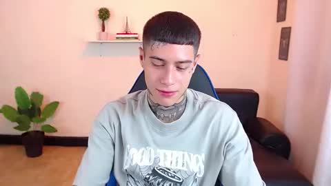 Snapshot of setthomas chatting on September 30, 2025, 2:44 pm Thomas online show from September 30, 2025, 2:44 pm