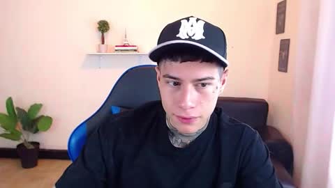 Snapshot of setthomas chatting on October 13, 2025, 3:01 pm Thomas online show from October 13, 2025, 3:01 pm