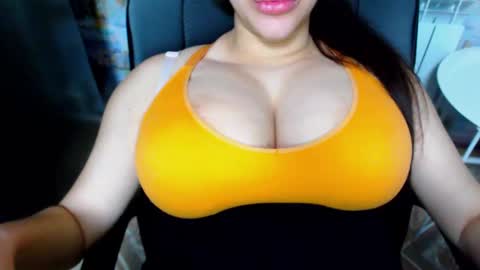 seu_cute online show from February 13, 2025, 6:16 pm