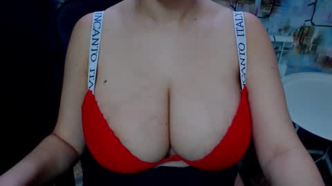 seu_cute online show from February 16, 2025, 9:15 am