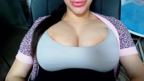 seu_cute online show from February 22, 2025, 6:30 pm