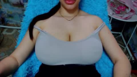 seu_cute online show from September 13, 2025, 10:37 am