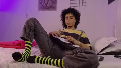 Snapshot of seven7xis chatting on November 26, 2025, 5:19 am Alexis online show from November 26, 2025, 5:19 am