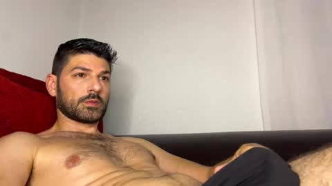 Snapshot of sexfriendch chatting on February 18, 2025, 1:10 am Lucenzo online show from February 18, 2025, 1:10 am