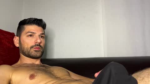 Lucenzo  online show from November 4, 2025, 5:23 pm