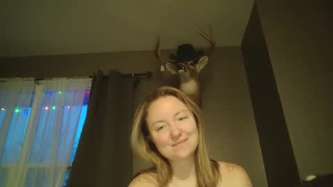 Snapshot of sexiirose22 chatting on January 18, 2026, 12:53 pm Rose online show from January 18, 2026, 12:53 pm