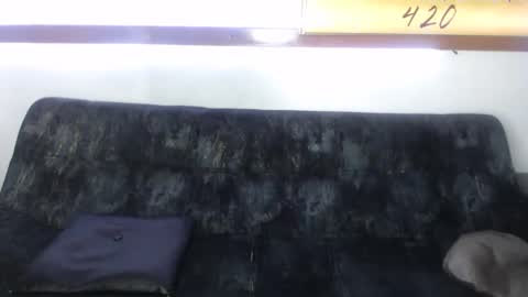 KhidaMilo online show from February 8, 2025, 8:21 pm