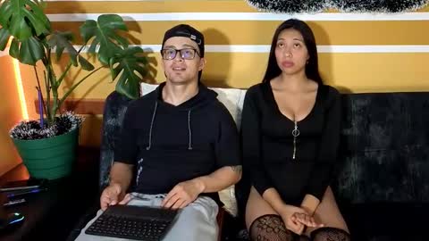 KhidaMilo online show from December 16, 2025, 4:06 am