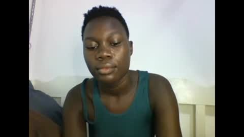 Snapshot of sexqueen02 chatting on December 29, 2024, 3:33 am sexqueen02 online show from December 29, 2024, 3:33 am