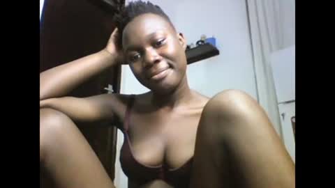 Snapshot of sexqueen02 chatting on January 26, 2025, 3:27 am sexqueen02 online show from January 26, 2025, 3:27 am