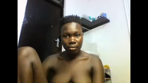 Snapshot of sexqueen02 chatting on January 27, 2025, 12:37 pm sexqueen02 online show from January 27, 2025, 12:37 pm