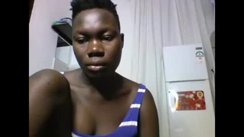 Snapshot of sexqueen02 chatting on February 3, 2025, 12:15 am sexqueen02 online show from February 3, 2025, 12:15 am