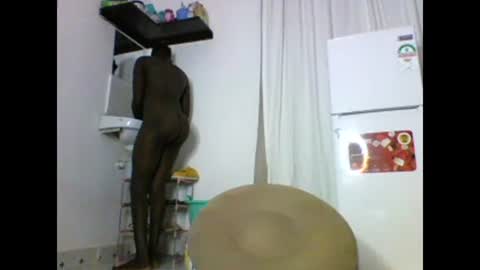 Snapshot of sexqueen02 chatting on February 4, 2025, 12:29 am sexqueen02 online show from February 4, 2025, 12:29 am