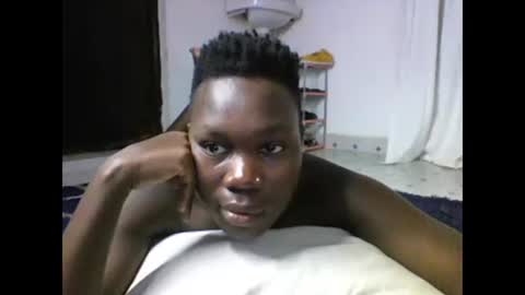 Snapshot of sexqueen02 chatting on February 5, 2025, 11:23 am sexqueen02 online show from February 5, 2025, 11:23 am