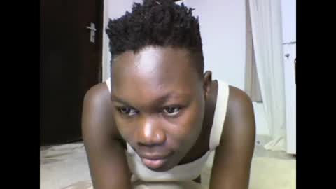 Snapshot of sexqueen02 chatting on February 13, 2025, 3:18 am sexqueen02 online show from February 13, 2025, 3:18 am