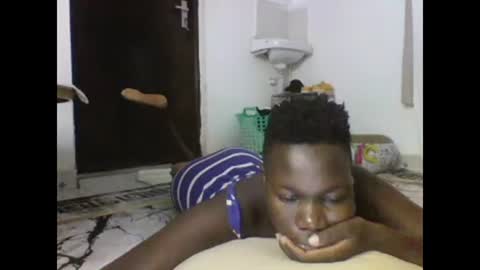 Snapshot of sexqueen02 chatting on February 18, 2025, 2:27 pm sexqueen02 online show from February 18, 2025, 2:27 pm