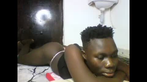 Snapshot of sexqueen02 chatting on February 22, 2025, 12:38 am sexqueen02 online show from February 22, 2025, 12:38 am