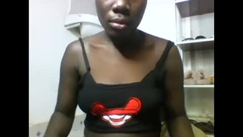 Snapshot of sexqueen02 chatting on February 22, 2025, 3:45 am sexqueen02 online show from February 22, 2025, 3:45 am