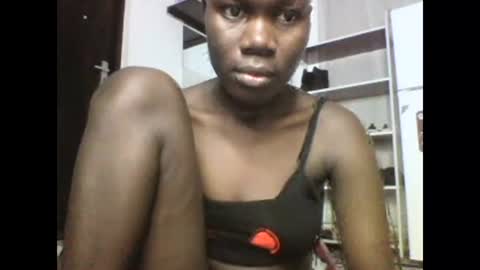 Snapshot of sexqueen02 chatting on February 23, 2025, 2:07 am sexqueen02 online show from February 23, 2025, 2:07 am