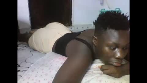 Snapshot of sexqueen02 chatting on February 23, 2025, 5:45 am sexqueen02 online show from February 23, 2025, 5:45 am