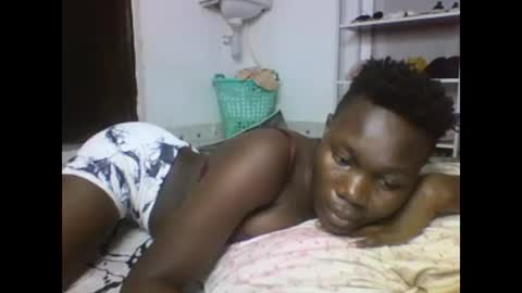 Snapshot of sexqueen02 chatting on February 24, 2025, 2:40 am sexqueen02 online show from February 24, 2025, 2:40 am