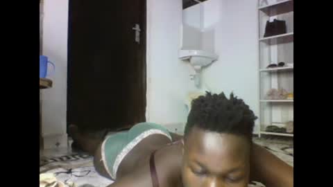 Snapshot of sexqueen02 chatting on February 26, 2025, 4:25 am sexqueen02 online show from February 26, 2025, 4:25 am