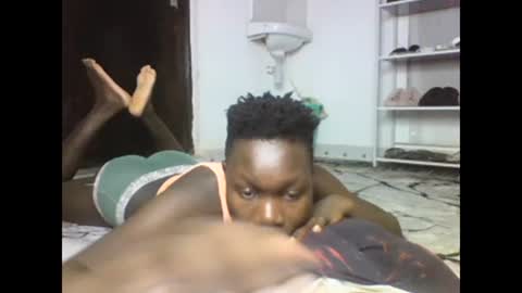 Snapshot of sexqueen02 chatting on February 27, 2025, 3:04 am sexqueen02 online show from February 27, 2025, 3:04 am