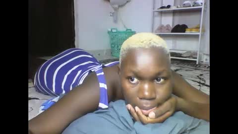 Snapshot of sexqueen02 chatting on March 4, 2025, 2:06 am sexqueen02 online show from March 4, 2025, 2:06 am