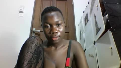 Snapshot of sexqueen02 chatting on September 14, 2025, 12:15 pm sexqueen02 online show from September 14, 2025, 12:15 pm