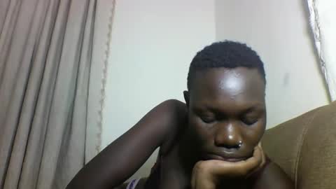 Snapshot of sexqueen02 chatting on October 28, 2025, 8:00 pm sexqueen02 online show from October 28, 2025, 8:00 pm