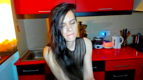 Snapshot of sexqueen1111 chatting on February 4, 2026, 12:16 am sexqueen1111 online show from February 4, 2026, 12:16 am