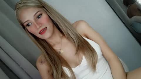 Snapshot of sexual_desire22 chatting on August 3, 2026, 8:46 am Britney Allen online show from August 3, 2026, 8:46 am