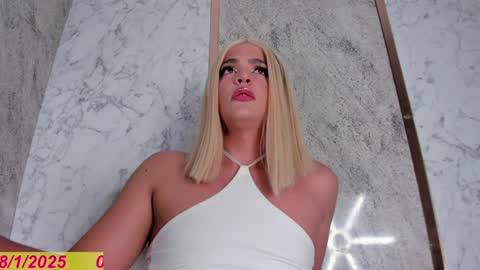 Snapshot of sexual_desiress chatting on January 9, 2025, 2:43 am shantall IG candy charms09 online show from January 9, 2025, 2:43 am