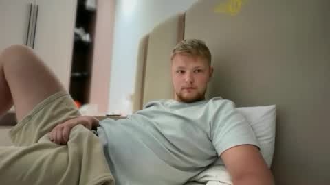 Snapshot of sexual_sbotage chatting on February 17, 2026, 5:41 pm Max Leman online show from February 17, 2026, 5:41 pm