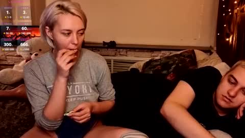 Snapshot of sexvibecouple chatting on October 29, 2025, 6:42 pm sexvibecouple online show from October 29, 2025, 6:42 pm