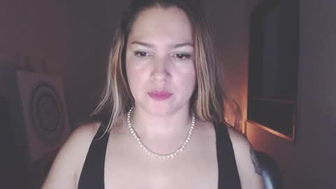 Snapshot of sexwwoman chatting on January 5, 2025, 1:24 am CHIARA online show from January 5, 2025, 1:24 am
