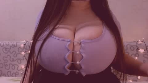 Julia online show from December 13, 2024, 8:51 am