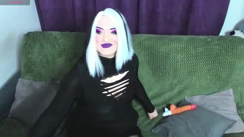 sexxx_queen online show from December 14, 2025, 10:47 pm