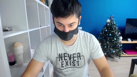 Snapshot of sexxxdickbig chatting on January 4, 2025, 8:49 am Tommy online show from January 4, 2025, 8:49 am